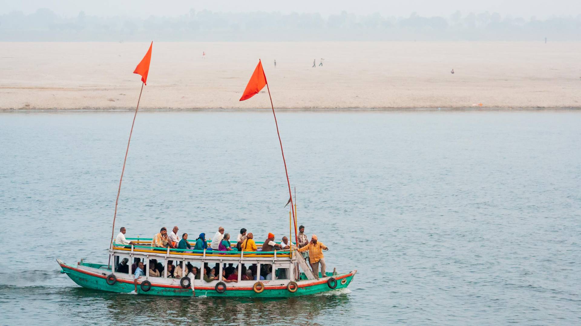Boat with Pilgrims– Varanasi – Uttar Pradesh – India
